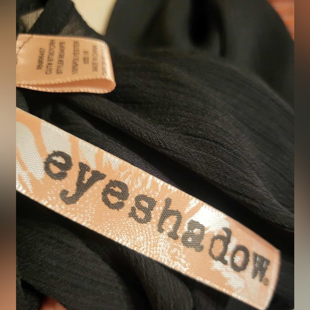 Eyeshadow Black Sheer Fabric - Picture 2 of 6